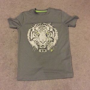 Old navy active  t-shirt tiger head